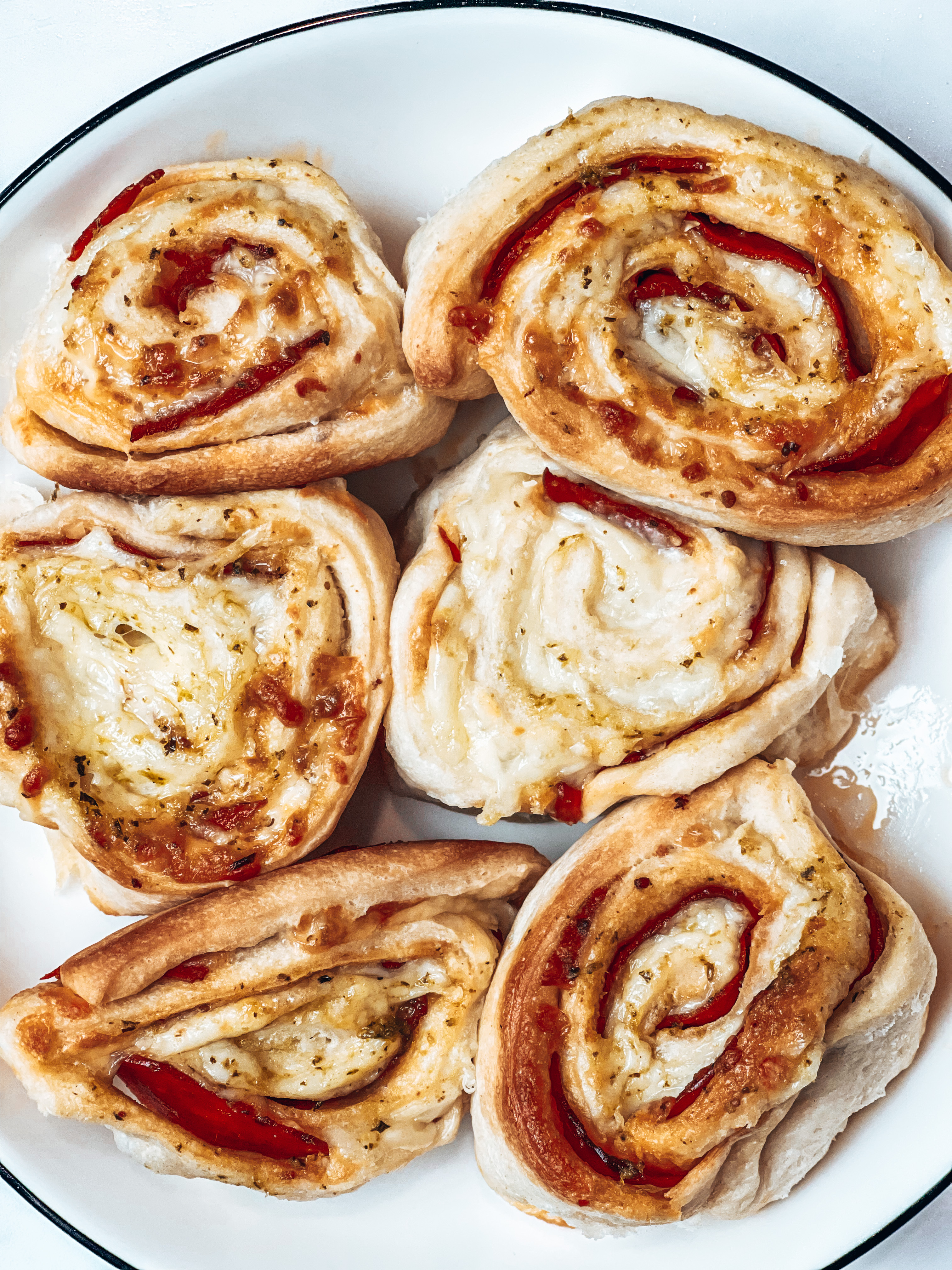Easy, Cheesy Pizza Pinwheels