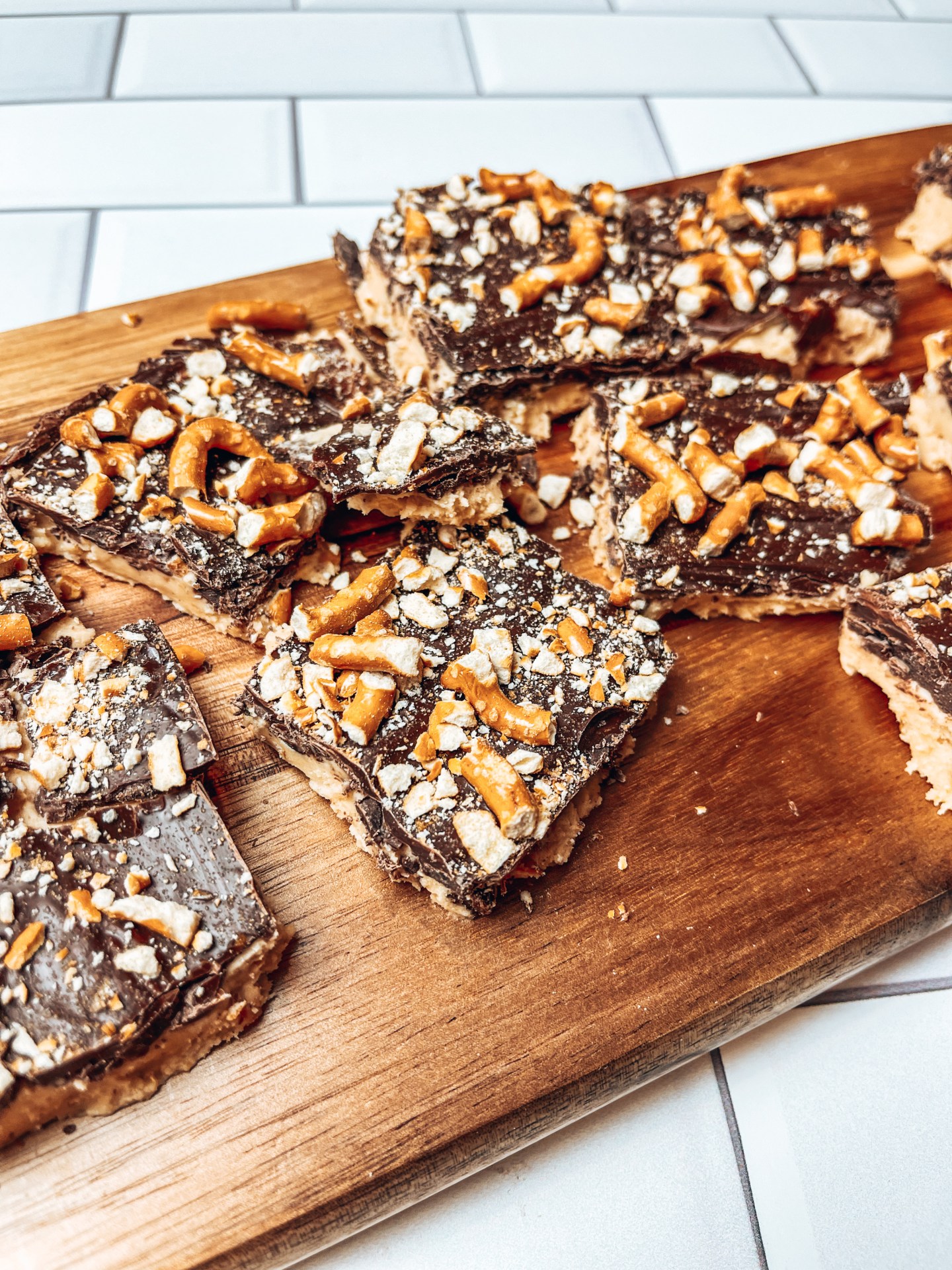 No-Bake Chocolate Peanut Butter Pretzel Bars